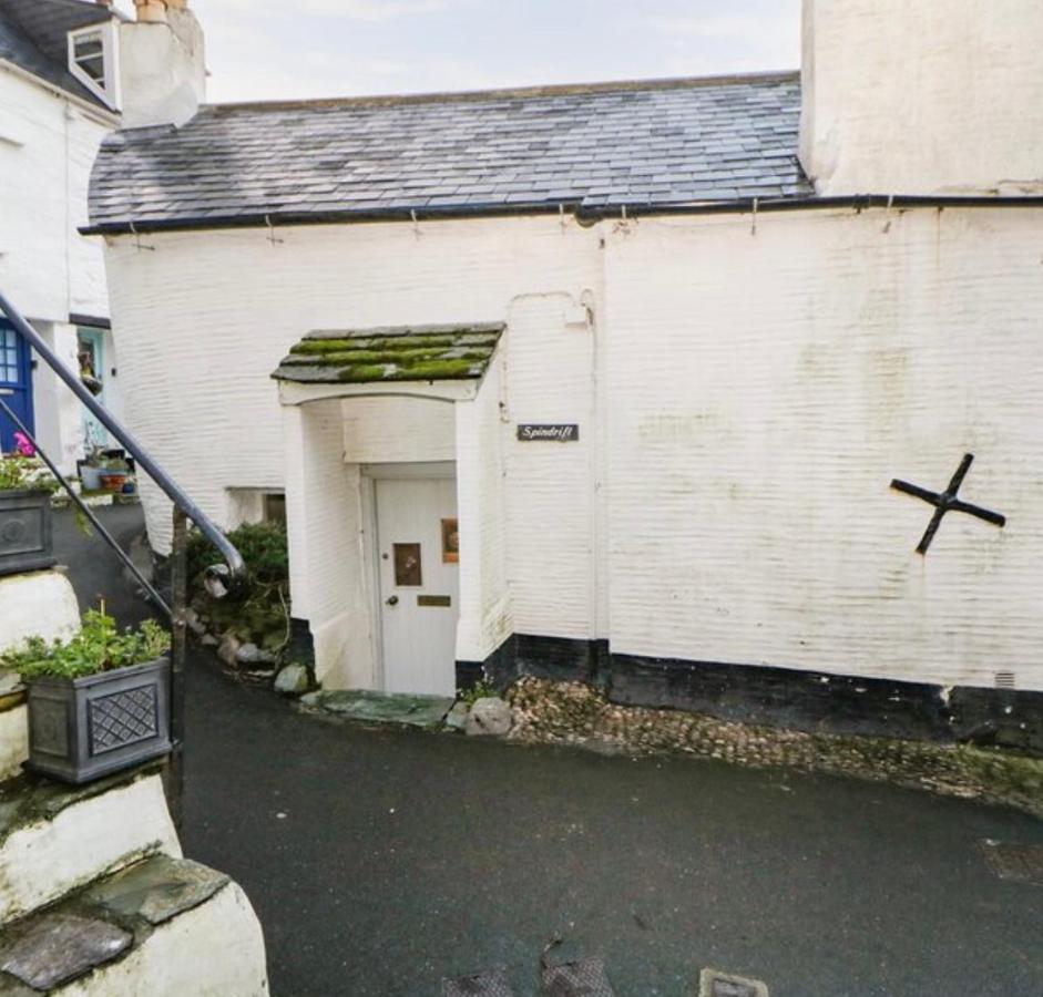 Spindrift Is A Beautiful Newly Refurbished Three Bedroom Private Family House Located On The Old Harbour And The Coastal Path In The Heart Of Beautiful Polperro Esterno foto