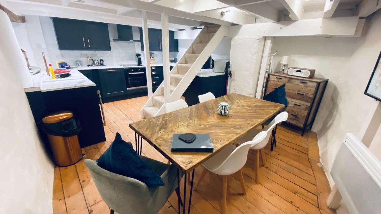 Spindrift Is A Beautiful Newly Refurbished Three Bedroom Private Family House Located On The Old Harbour And The Coastal Path In The Heart Of Beautiful Polperro Esterno foto