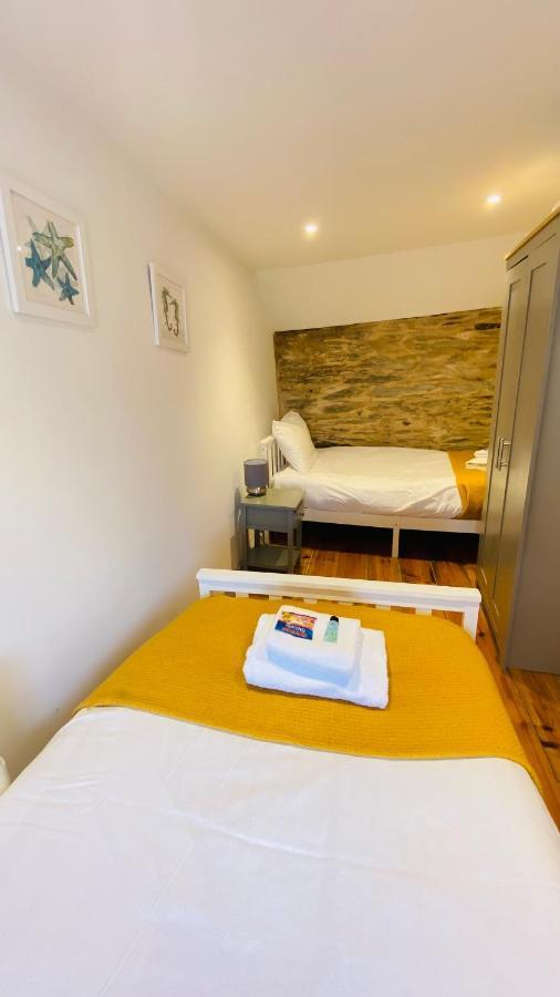 Spindrift Is A Beautiful Newly Refurbished Three Bedroom Private Family House Located On The Old Harbour And The Coastal Path In The Heart Of Beautiful Polperro Esterno foto